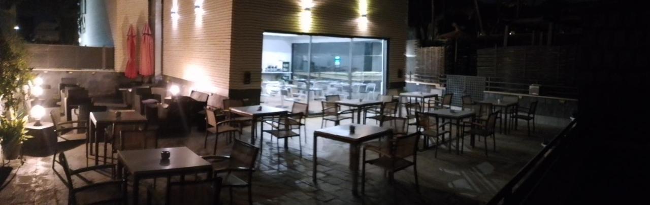 H La Cabana Pozuelo de Alarcón Eksteriør bilde