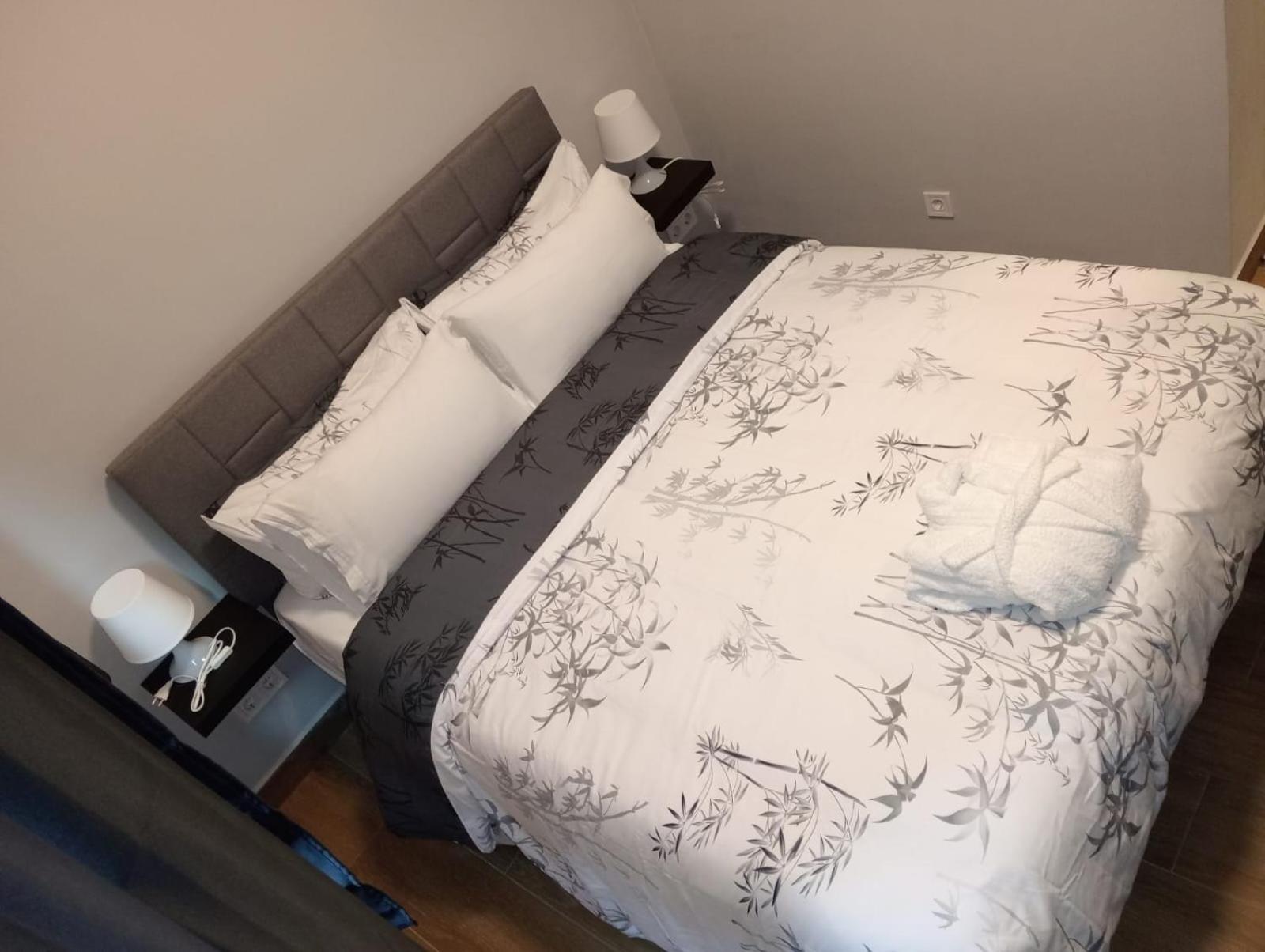 H La Cabana Pozuelo de Alarcón Eksteriør bilde